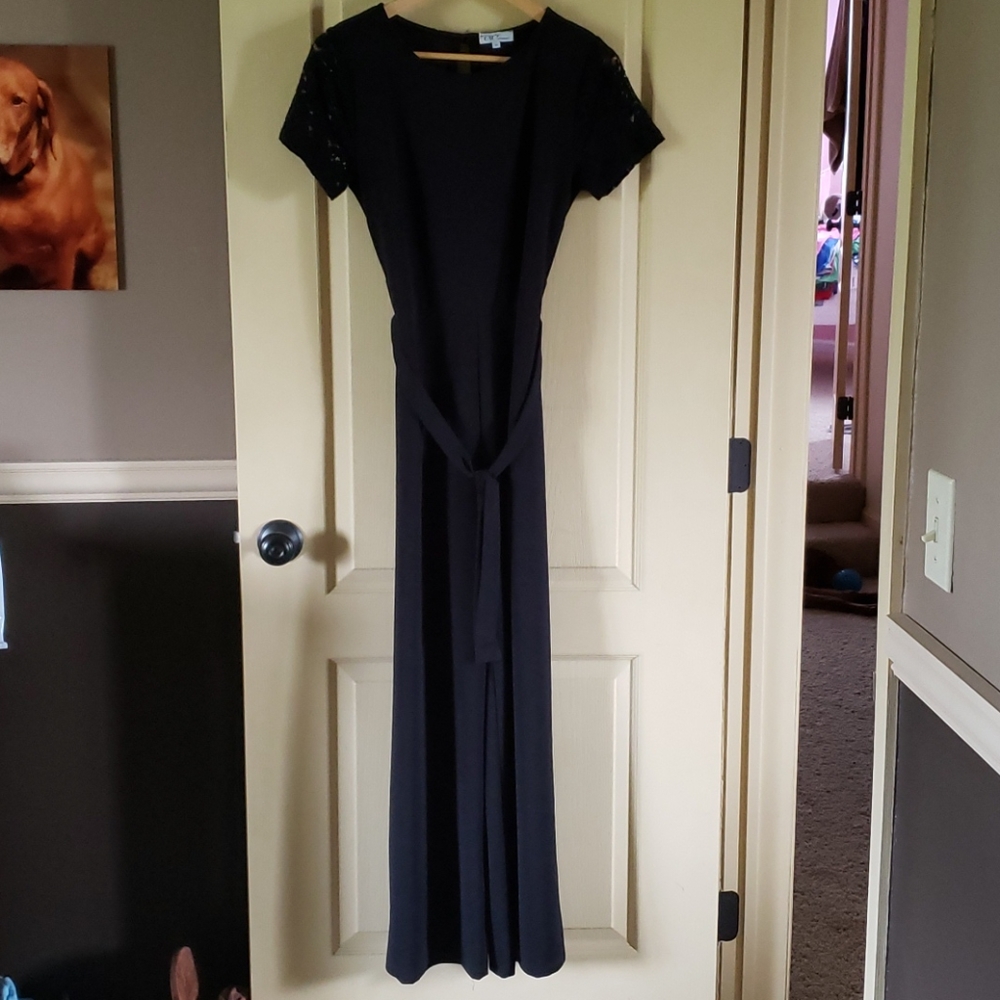 Jumpsuit black open back lace sleeves